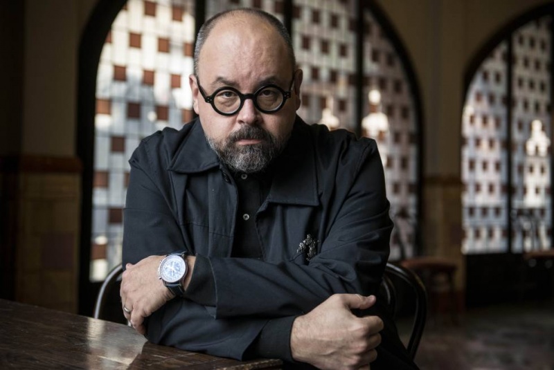 Archivo:Carlos ruiz zafon.jpg