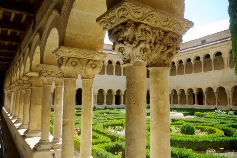 Archivo:Monasteriosantodomingodesilos.jpg
