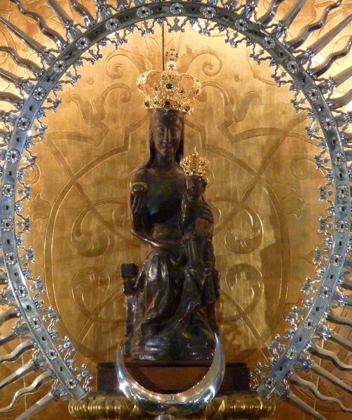Archivo:Virgen de atocha.jpg